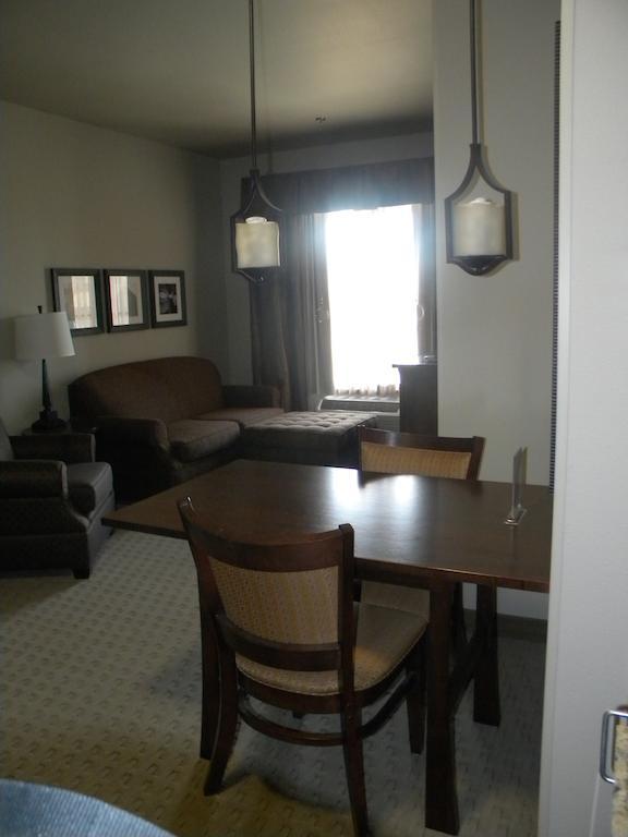 Teddy'S Residential Suites Watford City Exterior foto